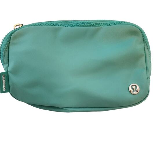 LULULEMON NEW EVERYWHERE GREEN BELT BAG - Picture 2 of 6
